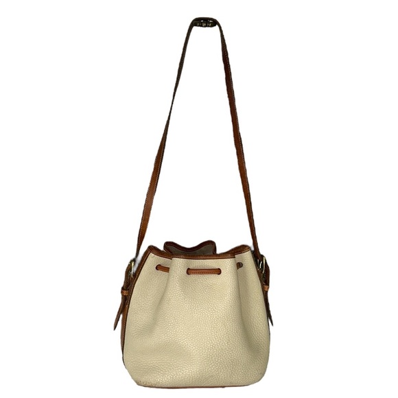 Vintage Dooney & Bourke 1980s Ivory Pebbled Leather Drawstring Bucket Bag - Picture 6 of 16